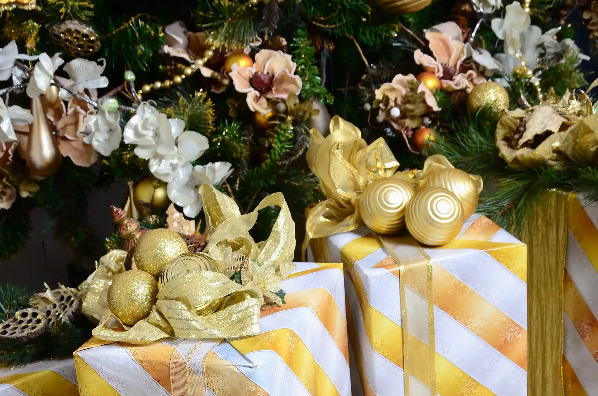 Butter Yellow Striped Decor