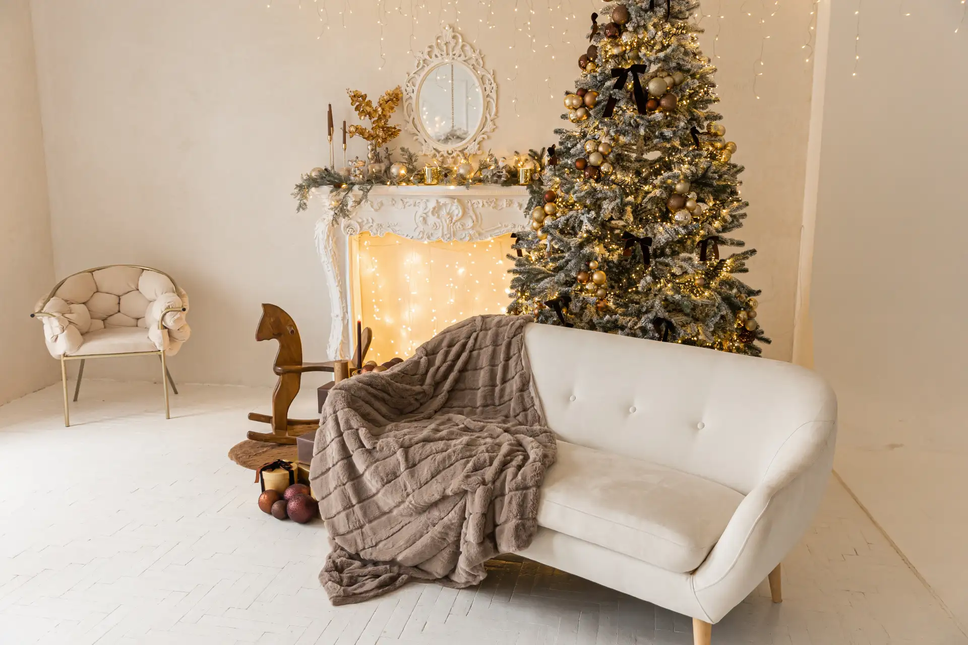 Champagne Gold and Chic Christmas Idea