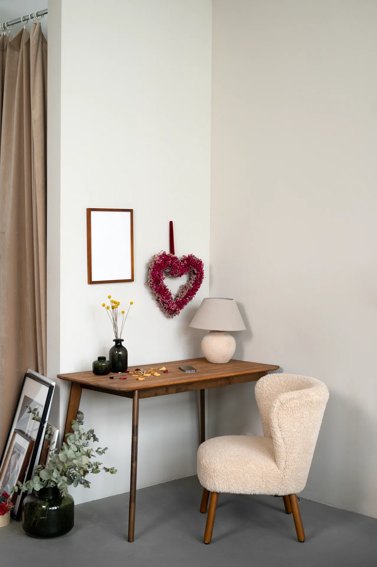 Corner Nook Office