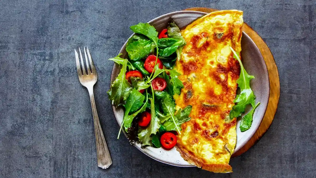 Egg White Omelet with Spinach and Mushrooms