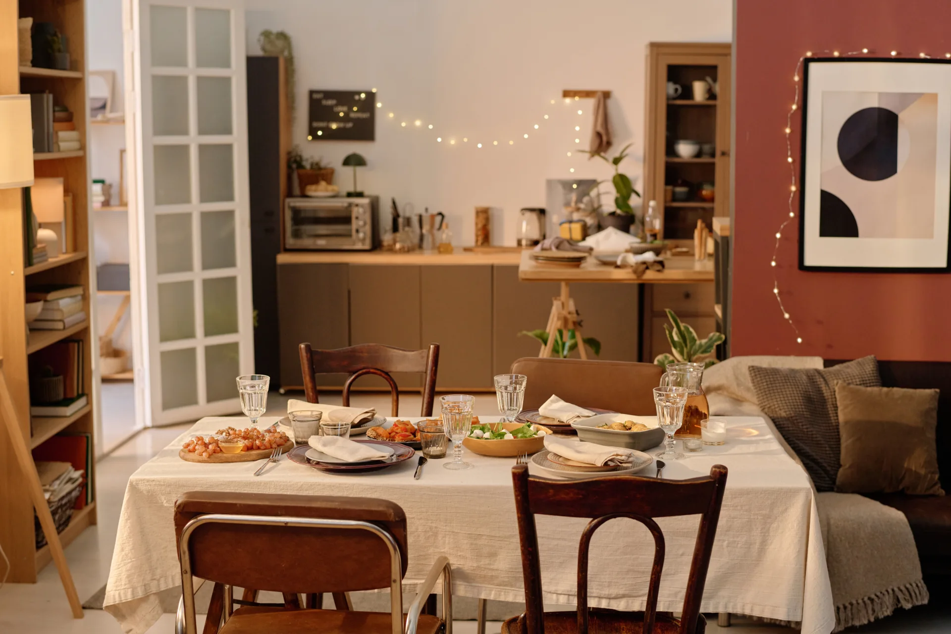 Festive Dining Room Setting