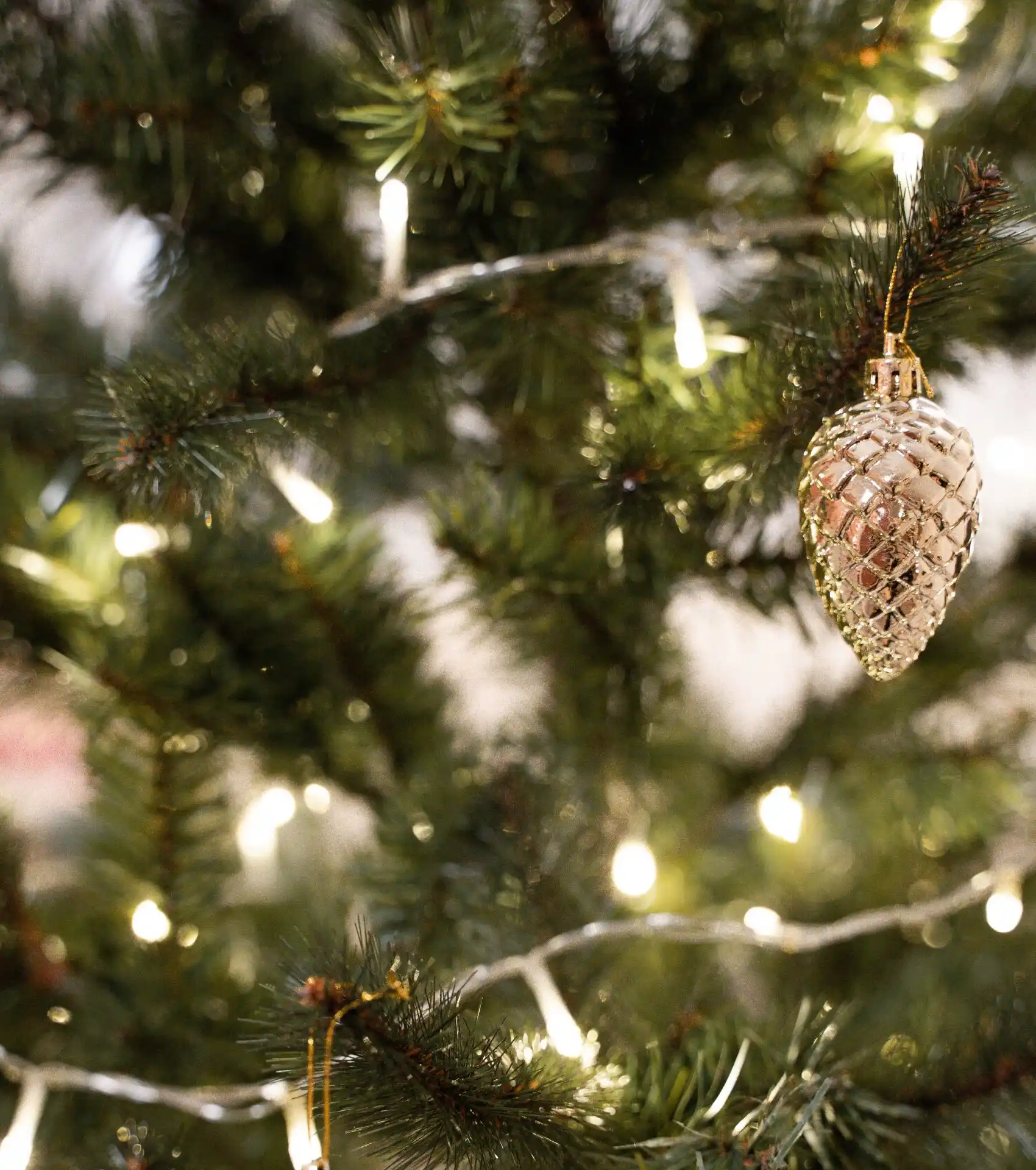 Gilded Glass Pinecone