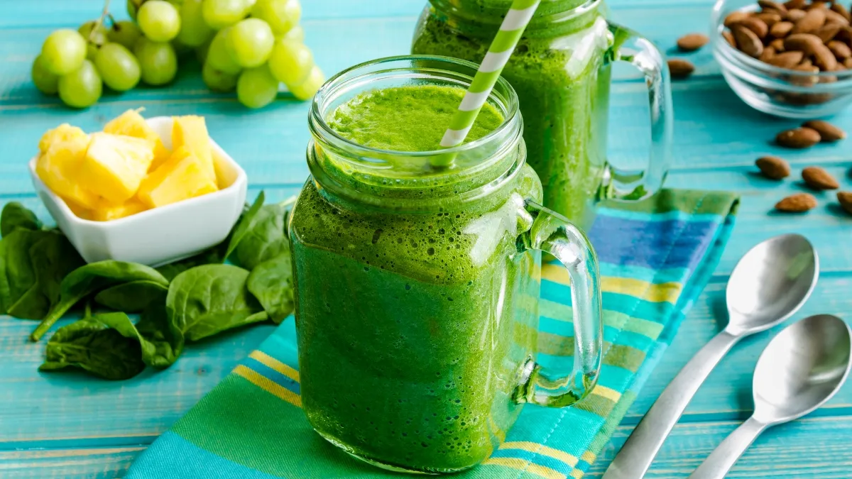 Green Smoothie with Kale and Almond Butter