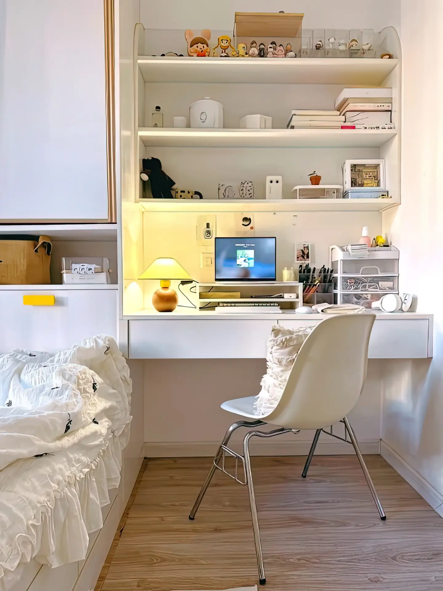 Integrated Study Nook