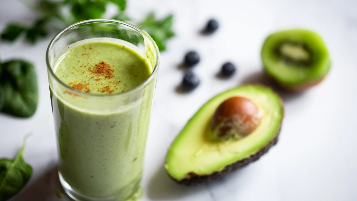 Matcha-Avocado Green Smoothie