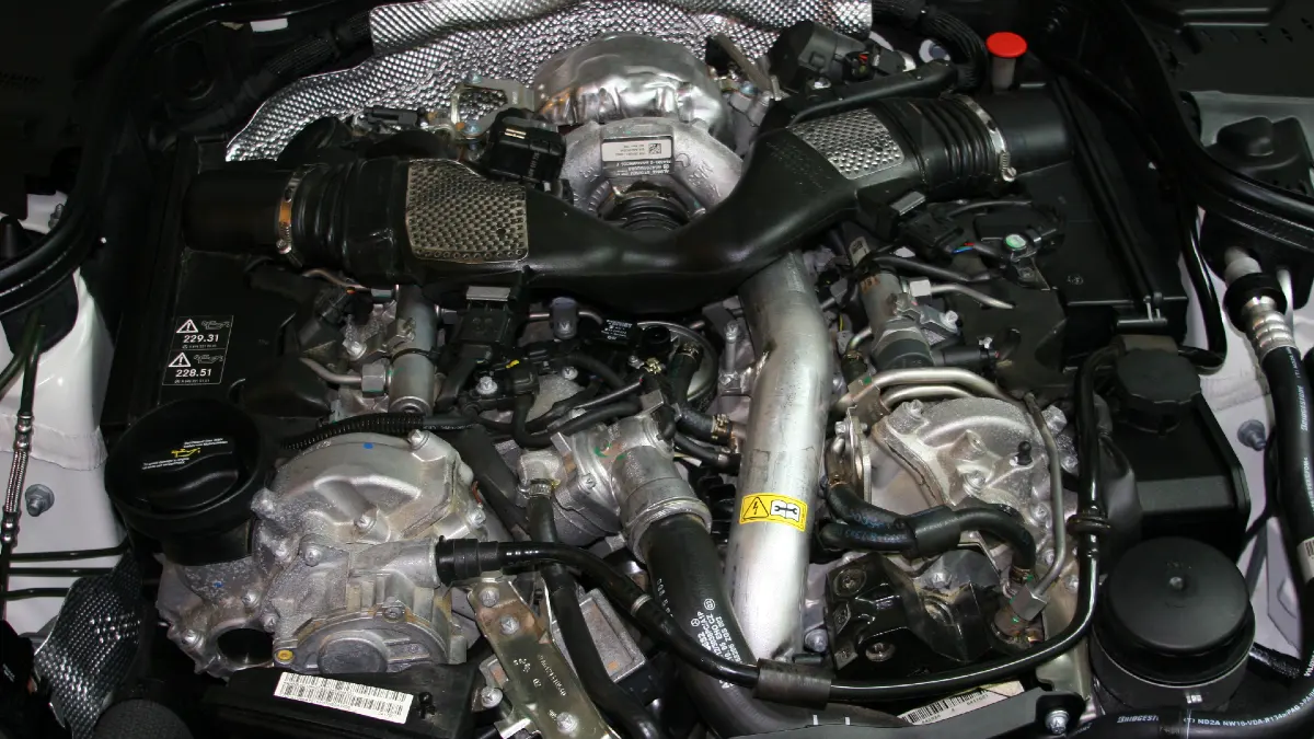Mercedes-Benz OM642 V6 Diesel