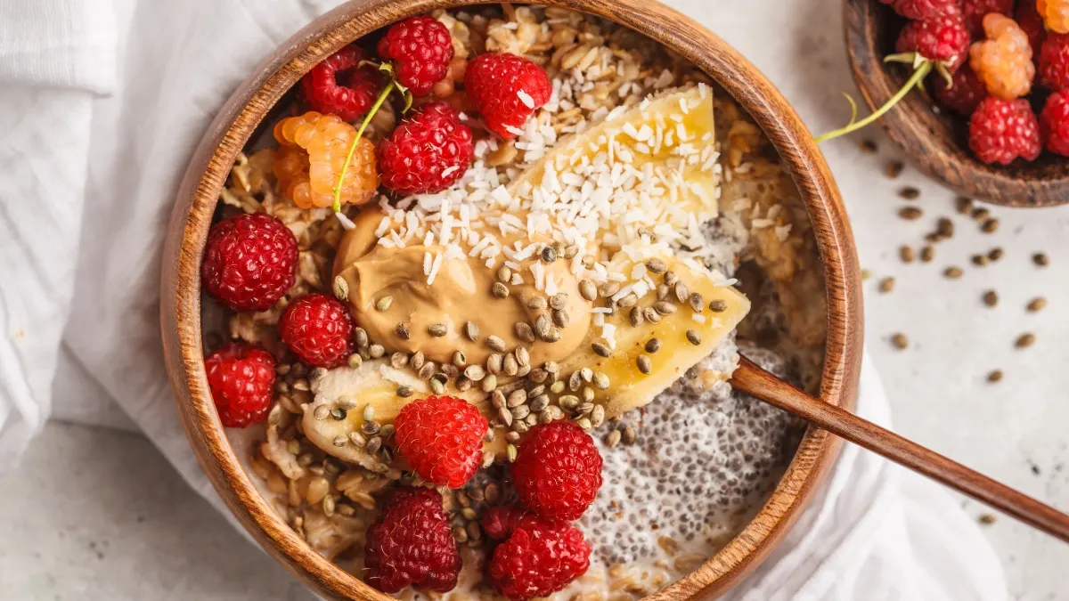 Oats with Flaxseeds and Berries