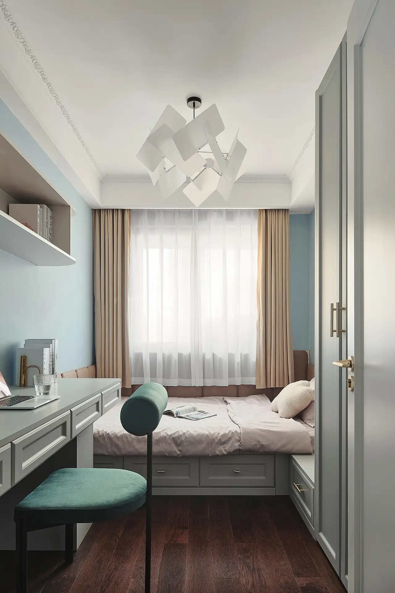 Winter Wear: Serene Study & Sleep Space

