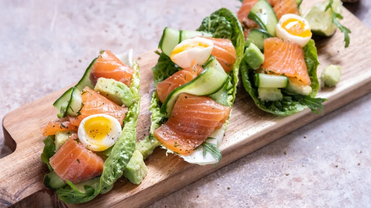 Smoked Salmon & Avocado Lettuce Wraps