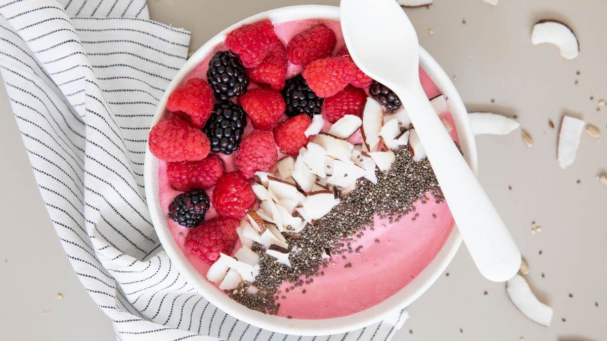 Smoothie Bowls with Pre-Blended Frozen Cubes