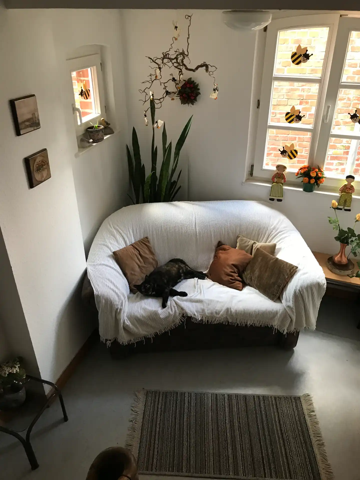 Sunlit Alcove Retreat