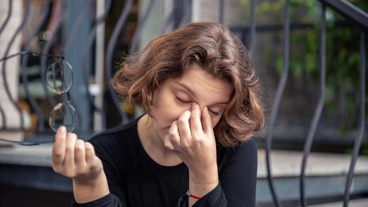 Vision "Wobbles" (Focus Issues, Not Just Blurry)